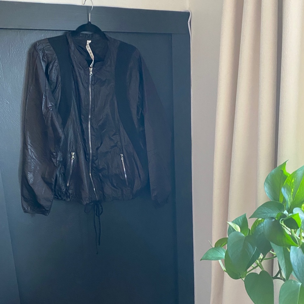 alo yoga jacket